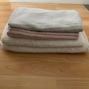 ⭐️Bundle of towels!⭐️